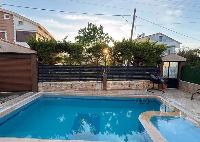 Havuz: Organic Oasis With Pool And Sea Views ヴィラ