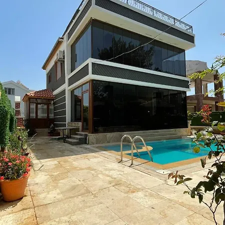 Havuz: Organic Oasis With Pool And Sea Views